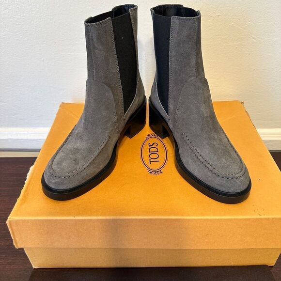 TOD’S Gray  Women's Tronchetto Ankle  suede Boots size US 5 1/2, new - Picture 2 of 11